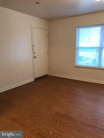 $950 | 329 South Church Street, Woodstock, VA 22664