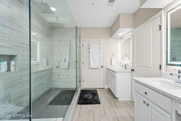 $5,500 | 400 East Bay Street, Unit 2206, Jacksonville, FL 32202