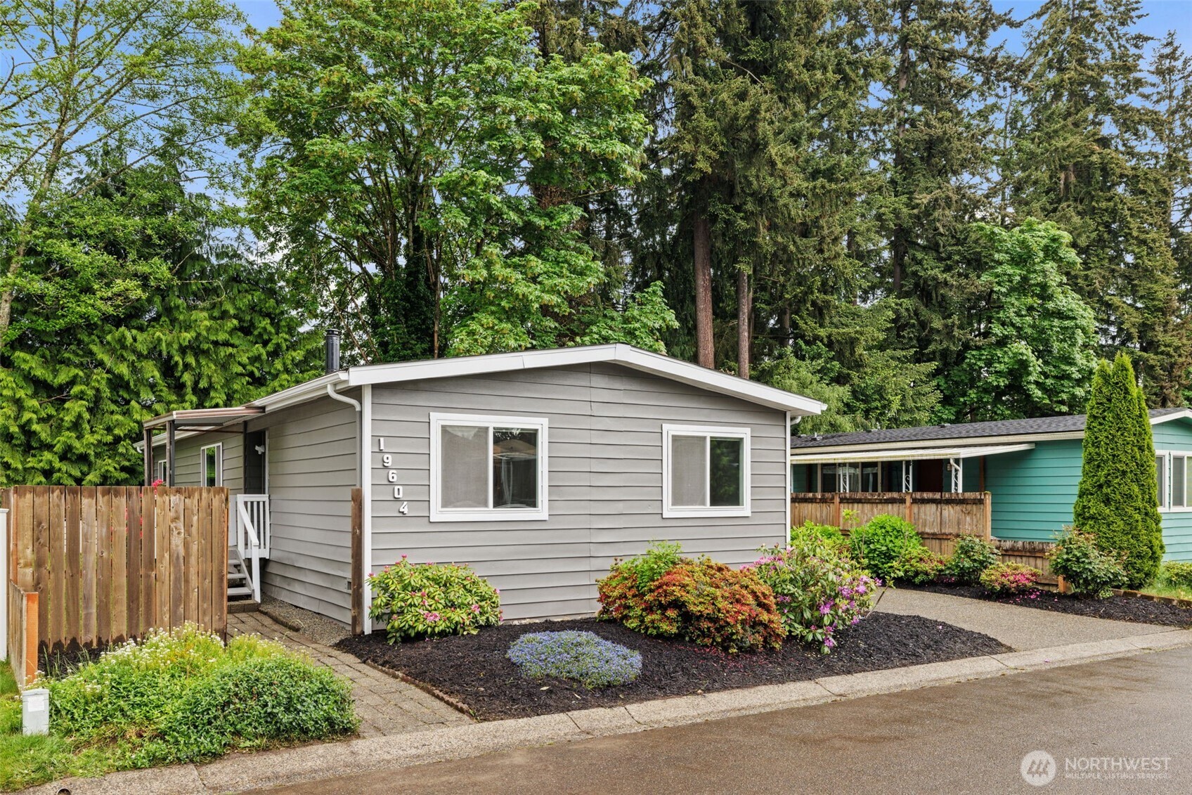 19604 129th Avenue Northeast Bothell, WA 98011 - Photo 3 of 29