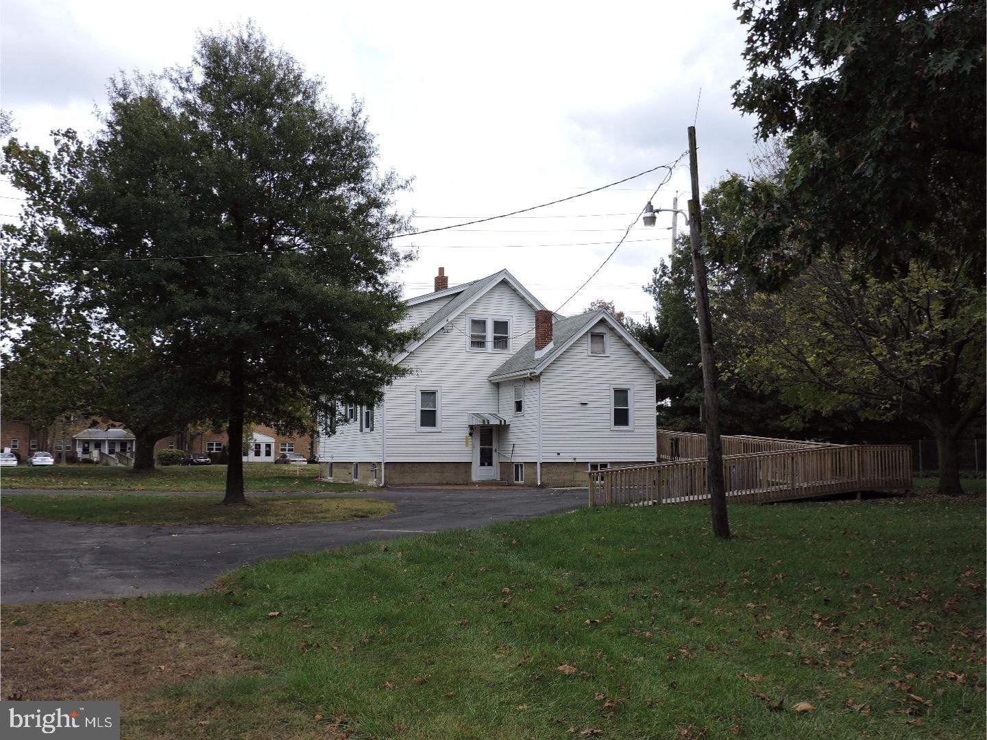 1708 Salem Road Burlington, NJ 08016 - Photo 3 of 25 Gallery Image 3