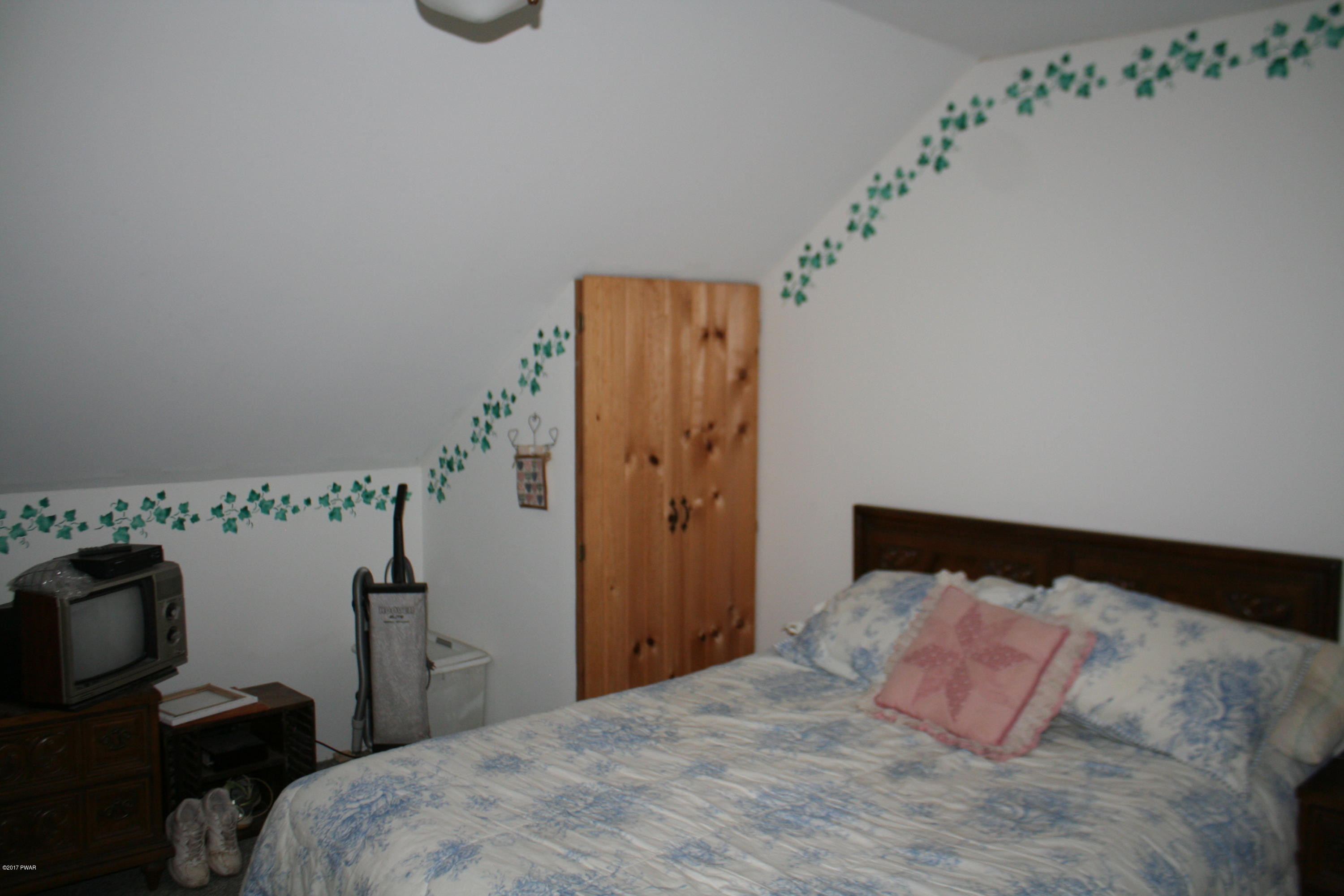 69 Boyce Road Damascus, PA 18415 - Photo 8 of 17