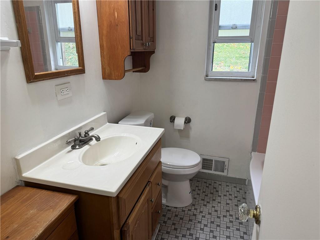 305 Beadling Road Pittsburgh, PA 15228 - Photo 15 of 41 Gallery Image 15