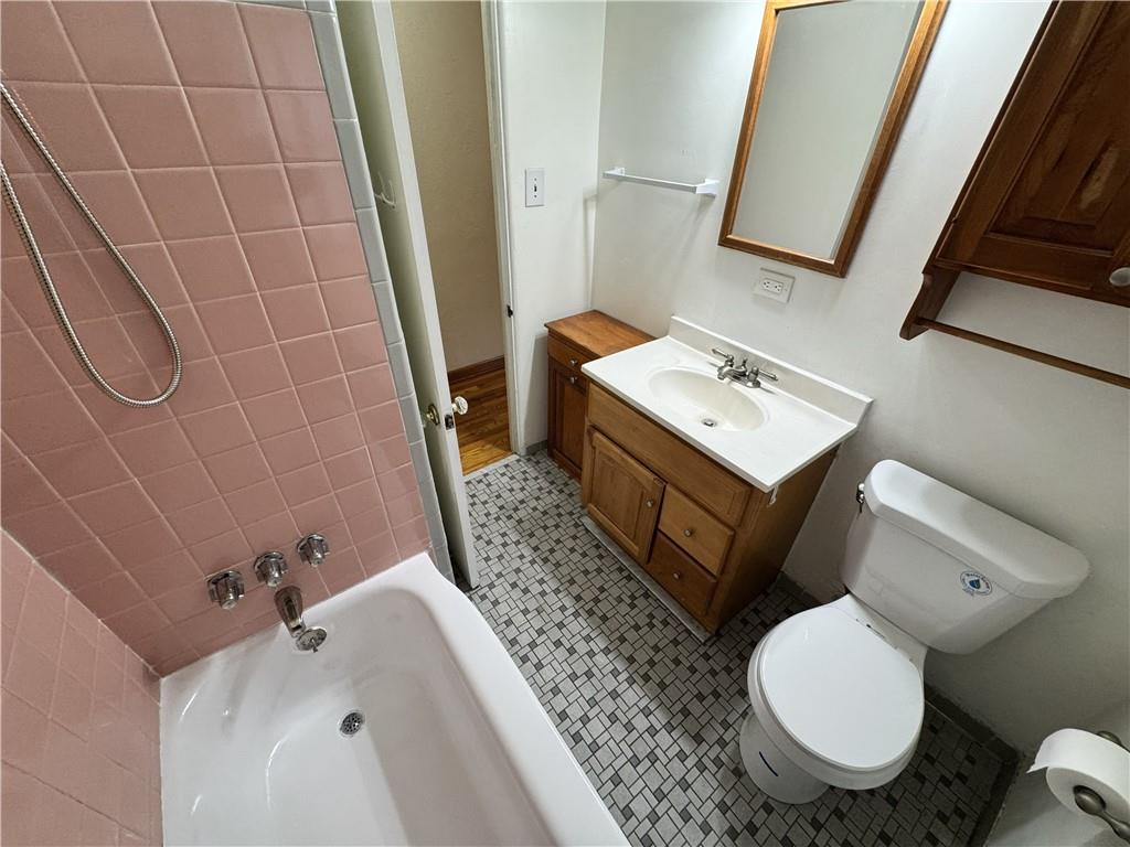 305 Beadling Road Pittsburgh, PA 15228 - Photo 16 of 41 Gallery Image 16