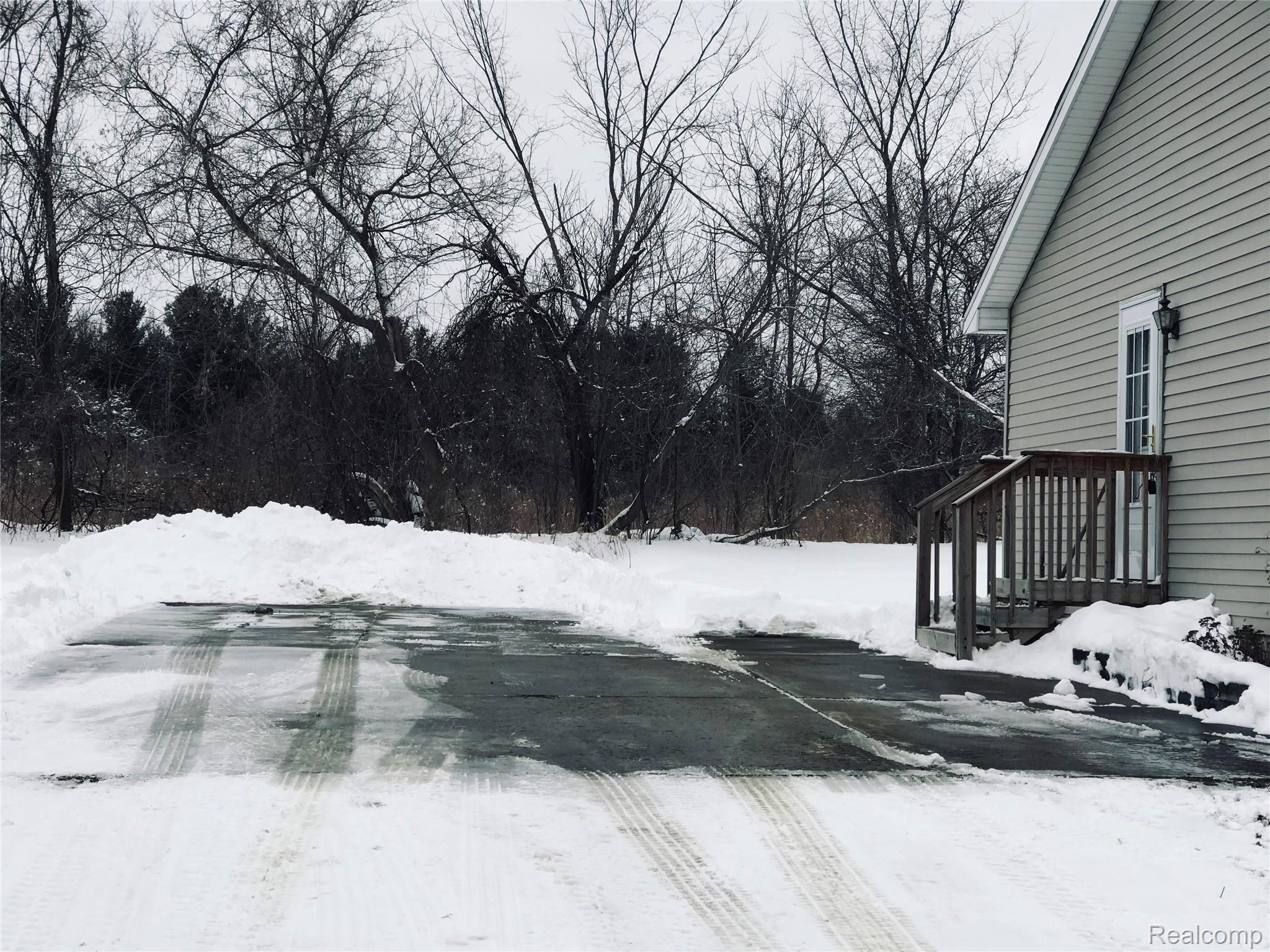 5189 Stewart Road Lapeer, MI 48446 - Photo 27 of 31 CFBD1C22-37C4-41E5-9DEA-583E65D2761F.jpeg