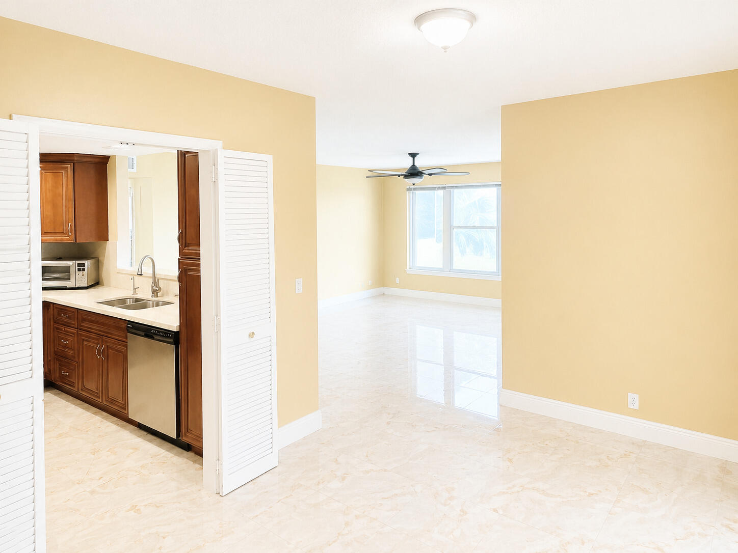 10777 West Sample Road, Unit 312 Coral Springs, FL 33065 - Photo 2 of 15 Breakfast Area