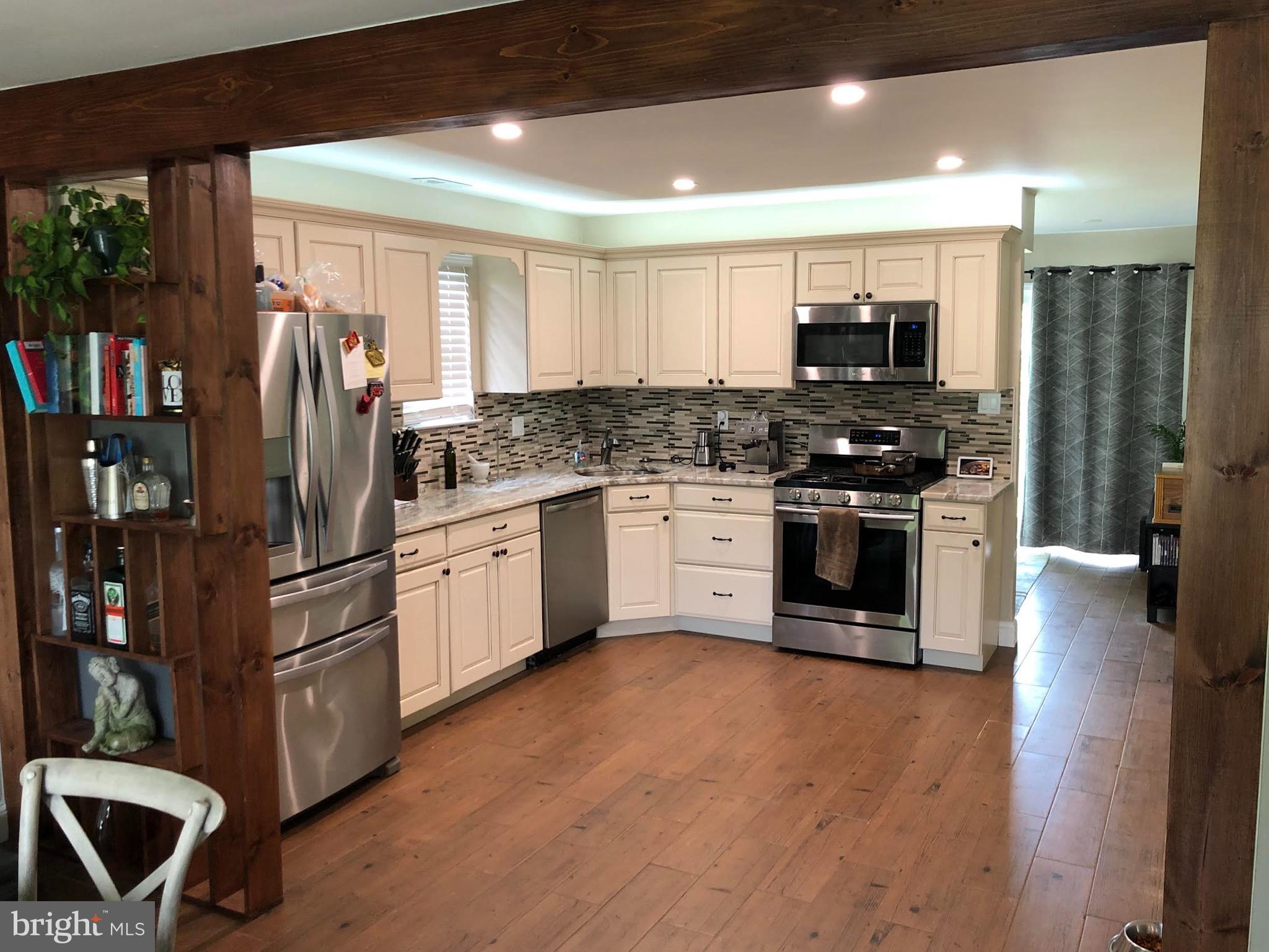 20 Hampton Gate Drive Sicklerville, NJ 08081 - Photo 3 of 14 Newly Renovated Kitchen
