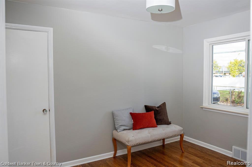 21260 Ridgedale Street Oak Park, MI 48237 - Photo 18 of 23
