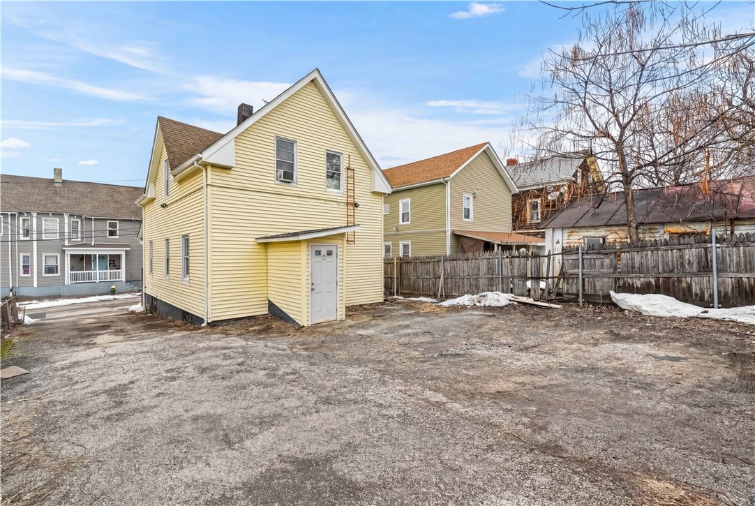 40 Calder Street Providence, RI 02907 - Photo 3 of 26