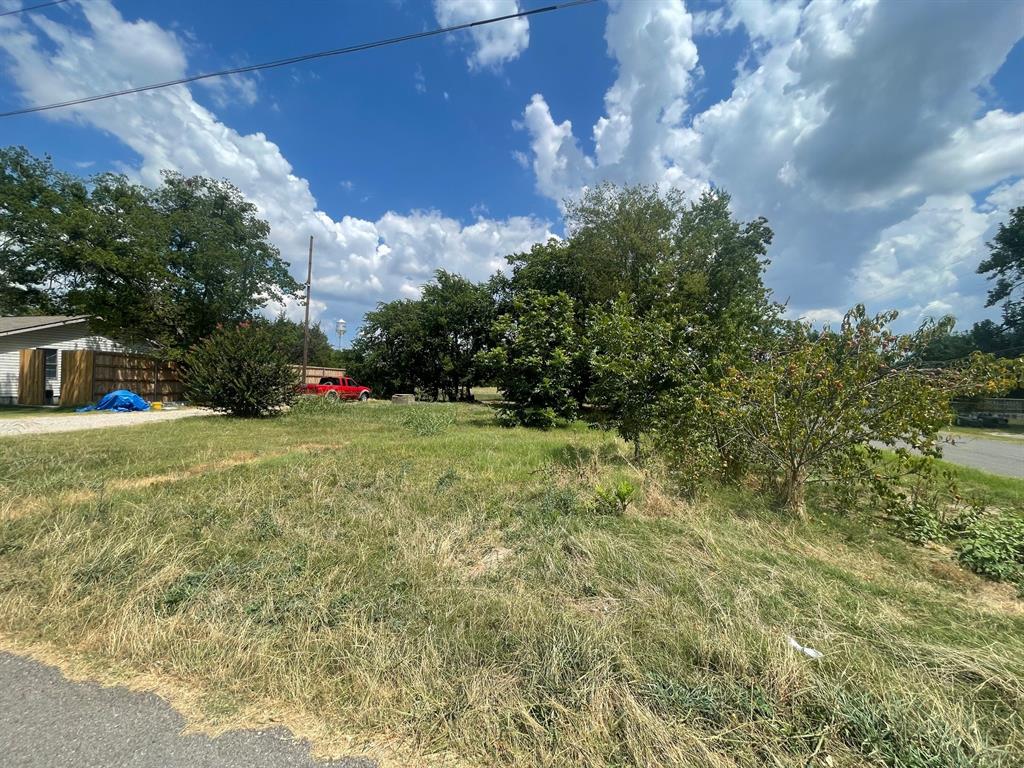 229 East 7th Street Anna, TX 75409 - Photo 4 of 7 a view of a outdoor space
