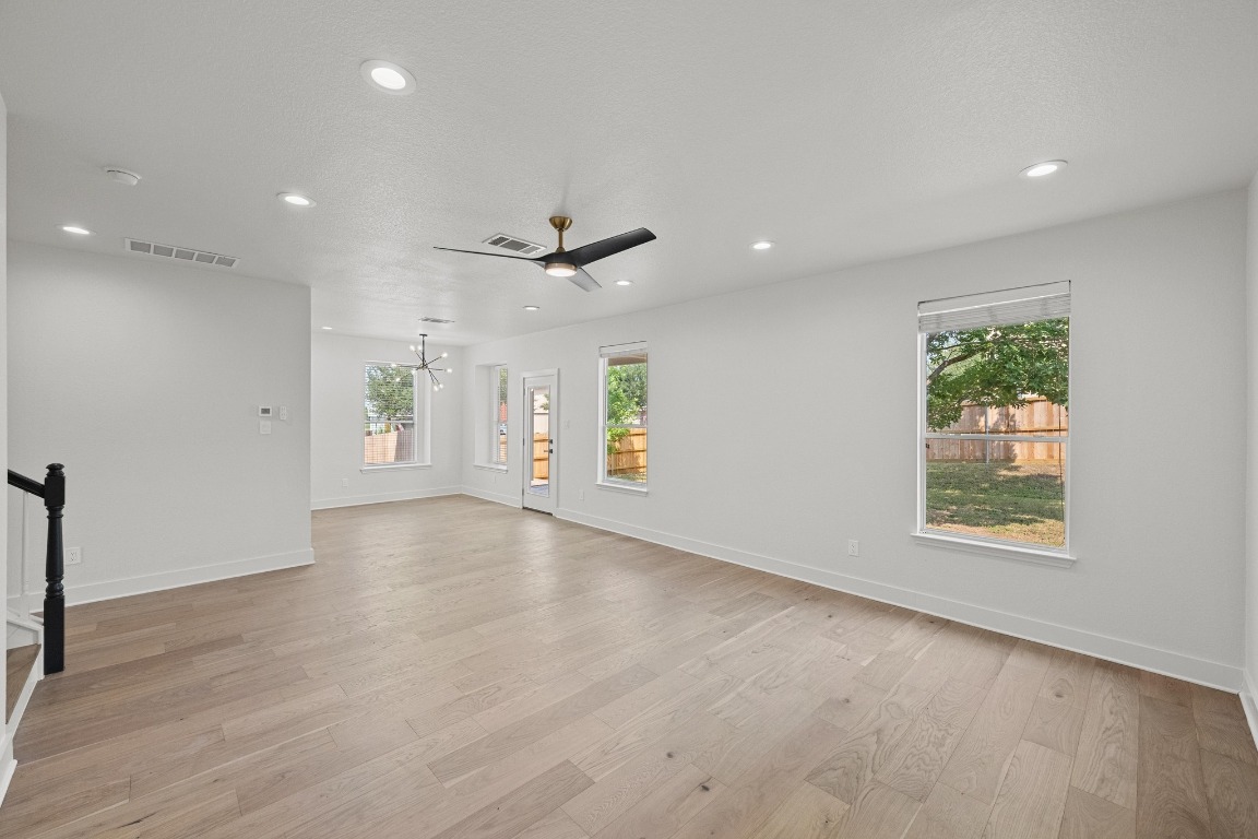 117 Waterloo Drive Kyle, TX 78640 - Photo 8 of 39 an empty room with windows and closet