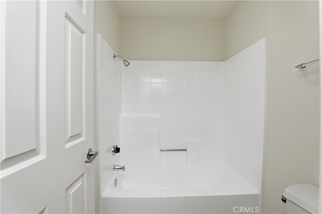 200 East Alessandro Boulevard, Unit 34 Riverside, CA 92508 - Photo 19 of 39 Bathroom #1