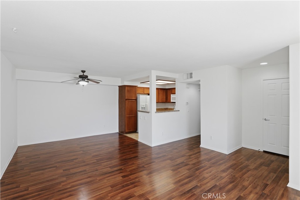 200 East Alessandro Boulevard, Unit 34 Riverside, CA 92508 - Photo 9 of 39 Living & Dining