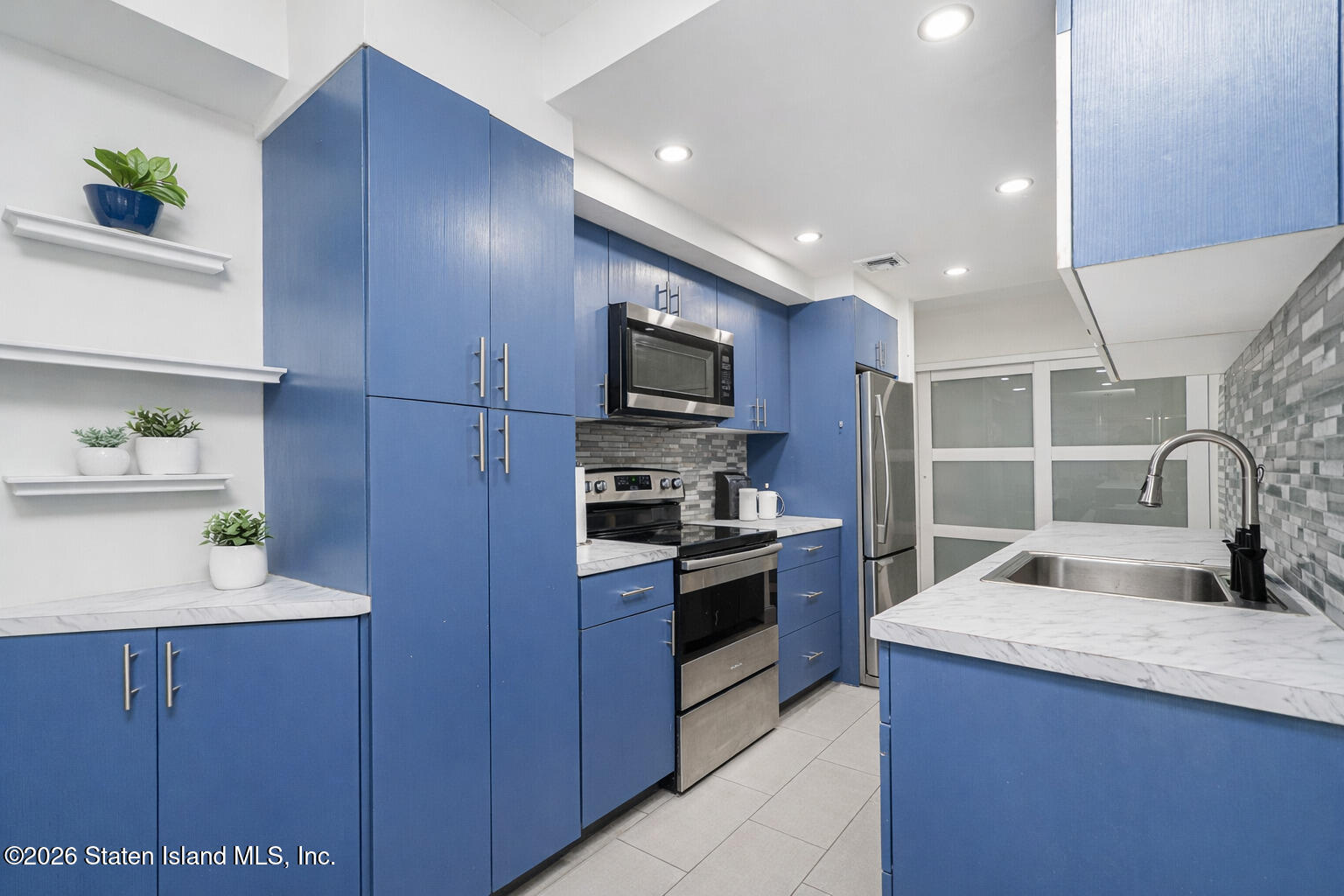 5 Windham Loop, Unit 1D Staten Island, NY 10314 - Photo 5 of 14 kitchen