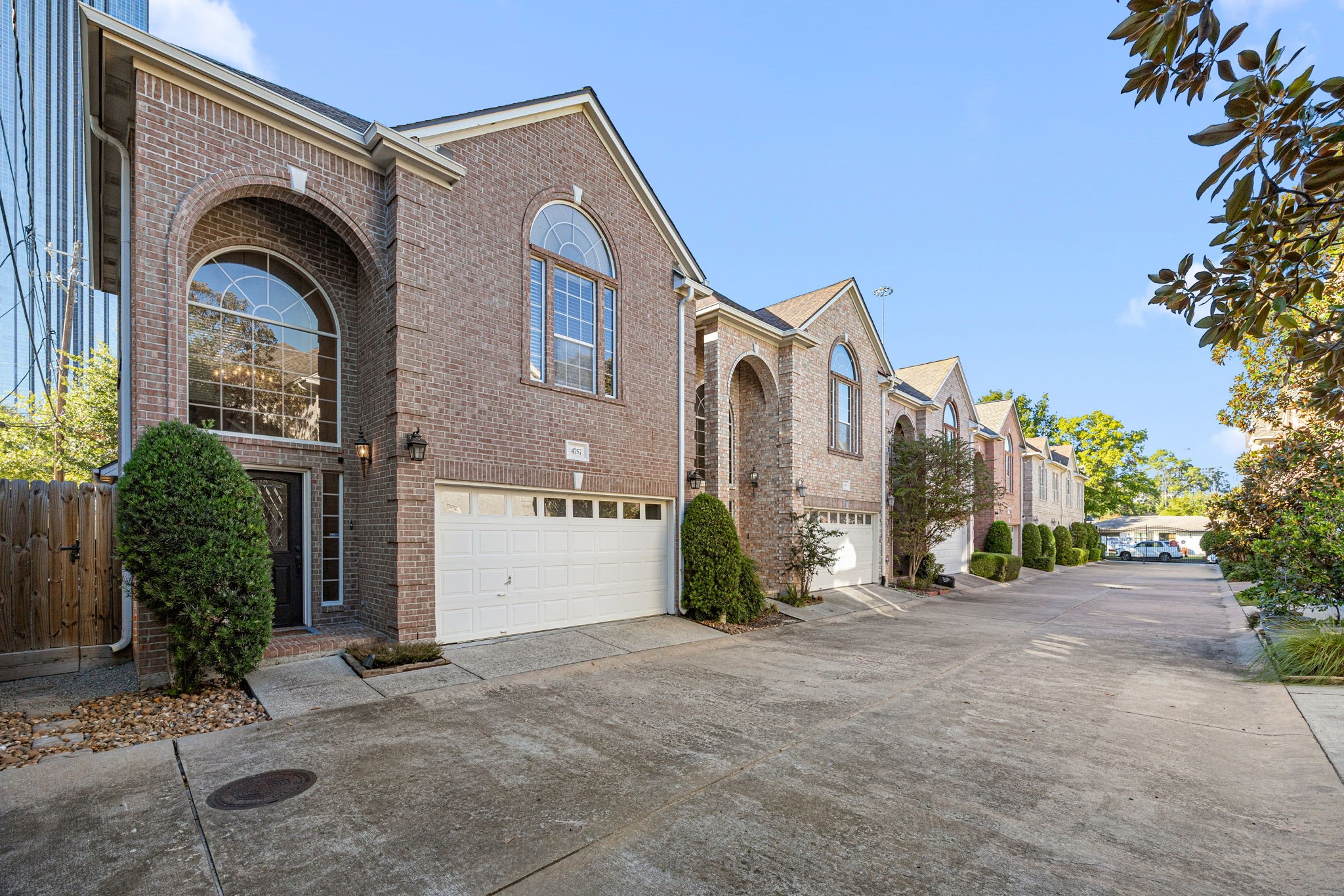 a view of a street with house