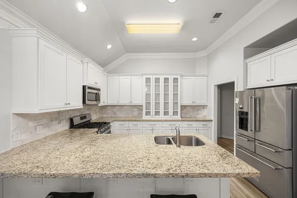 $3,500 | 4757 West Alabama Street, Houston, TX 77027