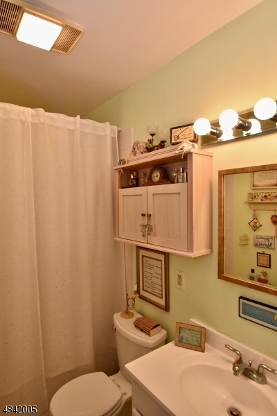 114 West Shore Road Denville, NJ 07834 - Photo 3 of 16