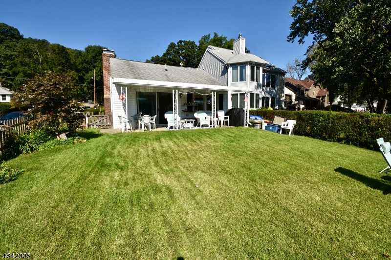 114 West Shore Road Denville, NJ 07834 - Photo 6 of 16