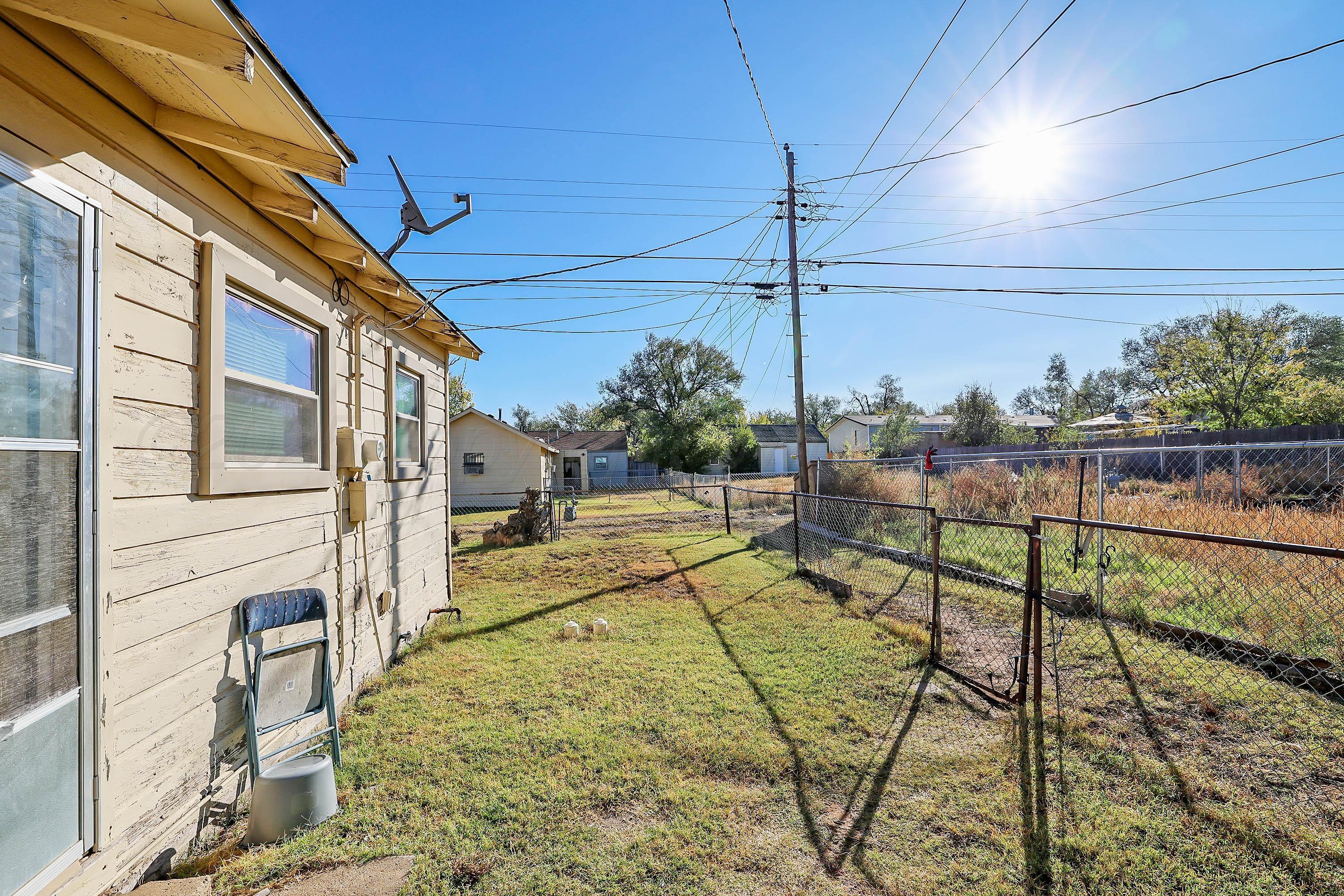 90 North Tennessee Street Amarillo, TX 79106 - Photo 22 of 22 a view of a balcony