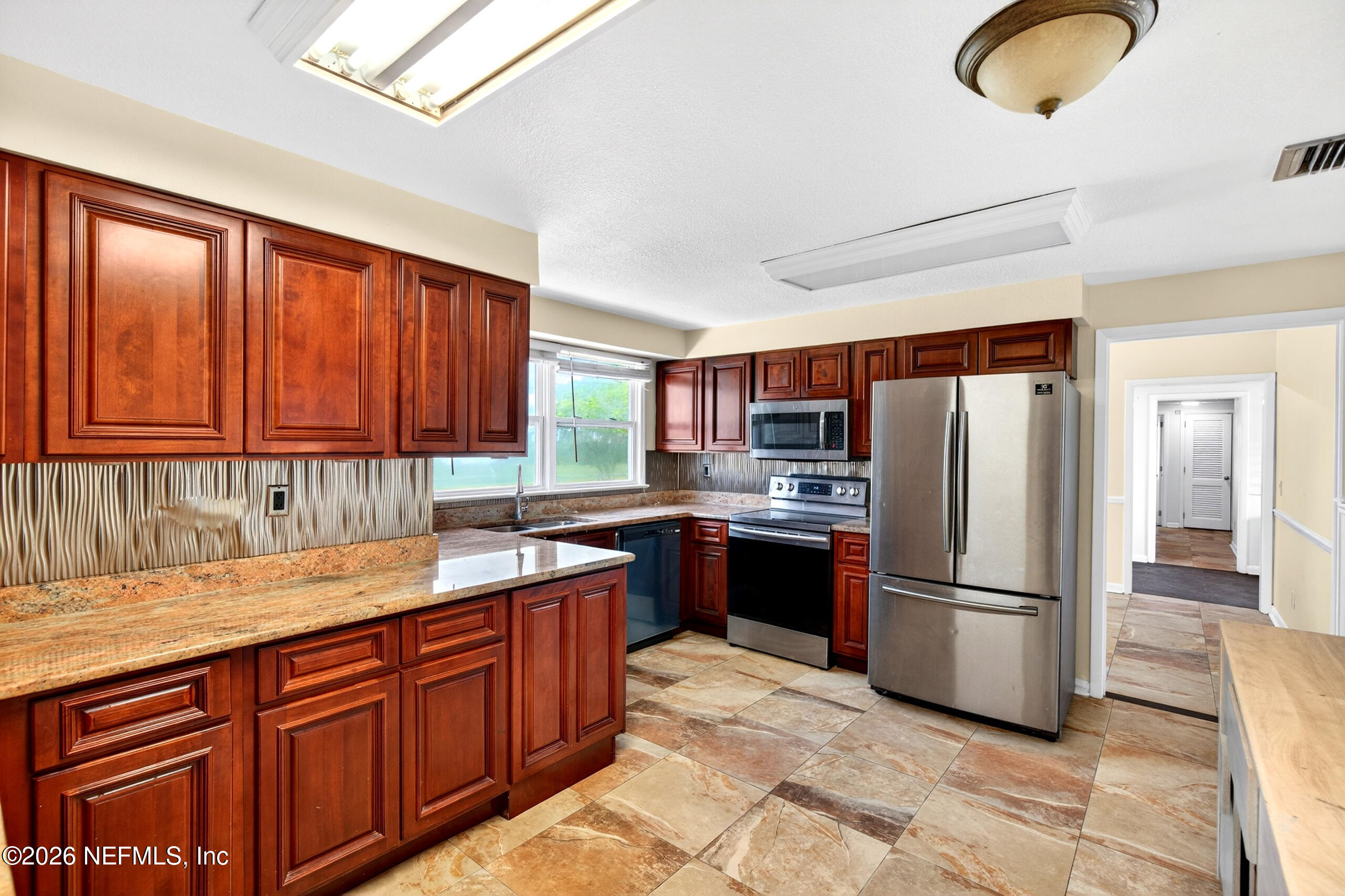 7843 Holiday Road South Jacksonville, FL 32216 - Photo 11 of 26 4D2A6403