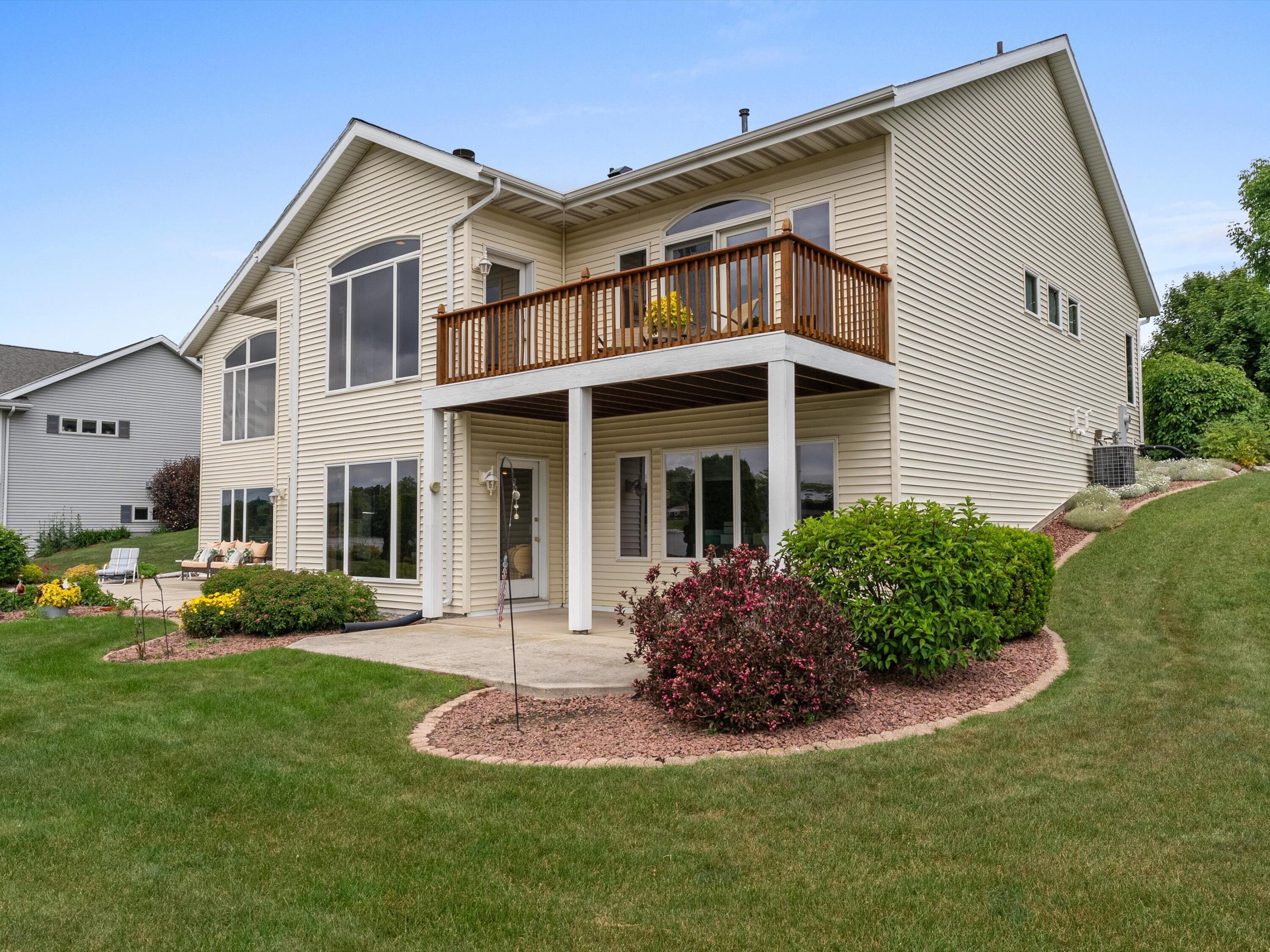 1505 Blue Heron Drive Two Rivers, WI 54241 - Photo 13 of 50 15-15_exterior_001