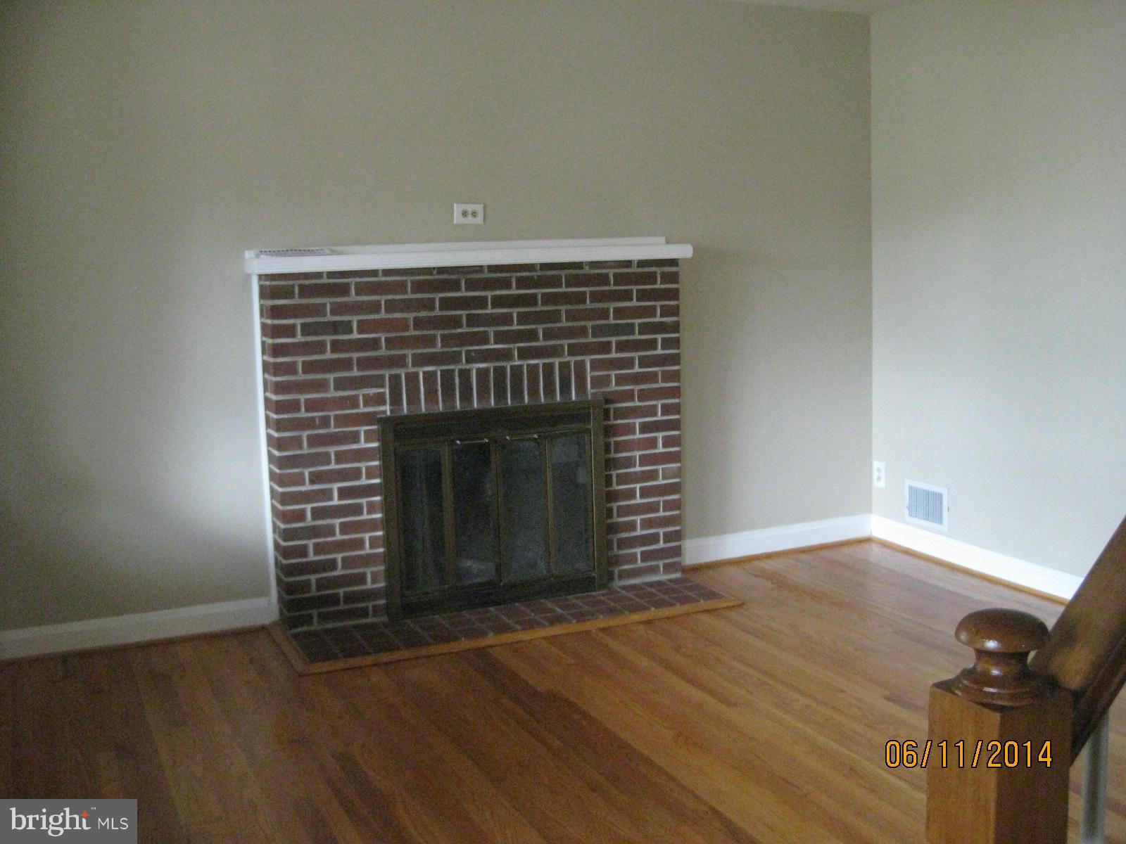 3338 Willoughby Road Baltimore, MD 21234 - Photo 2 of 11 Living Room