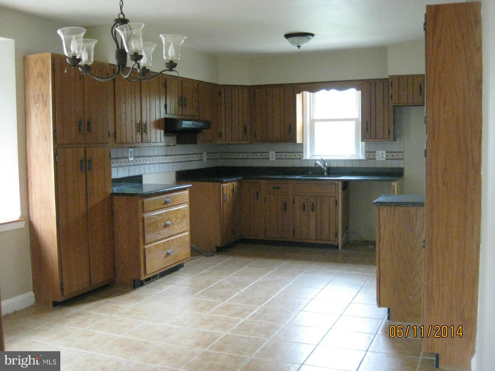 3338 Willoughby Road Baltimore, MD 21234 - Photo 3 of 11 Kitchen