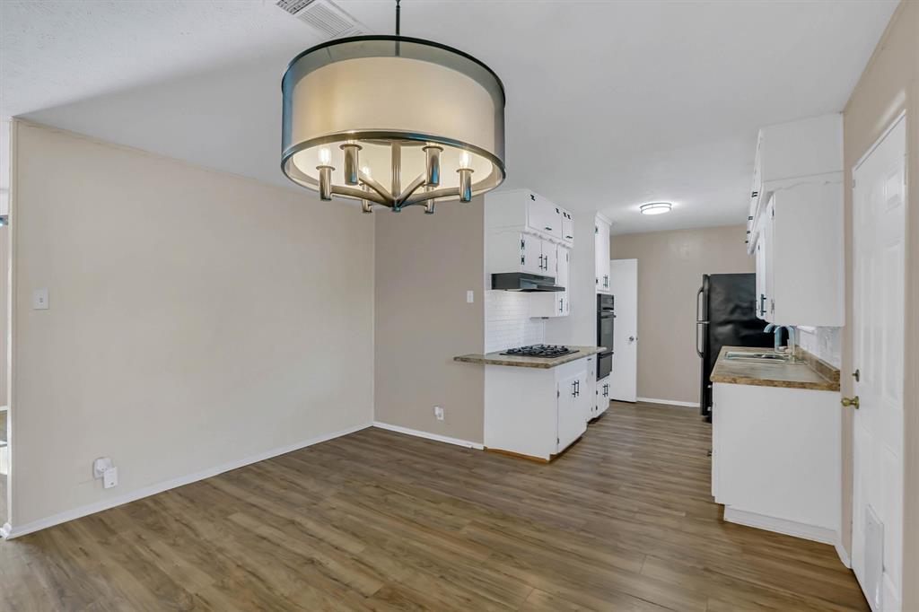 412 Fleming Drive Hurst, TX 76053 - Photo 14 of 24