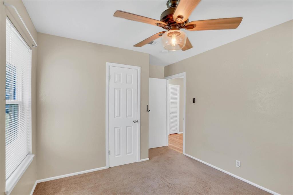 412 Fleming Drive Hurst, TX 76053 - Photo 17 of 24