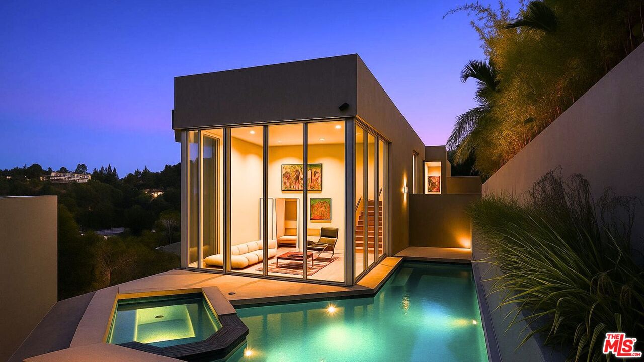 9400 Readcrest Drive Beverly Hills, CA 90210 - Photo 1 of 33 a view of swimming pool from a balcony