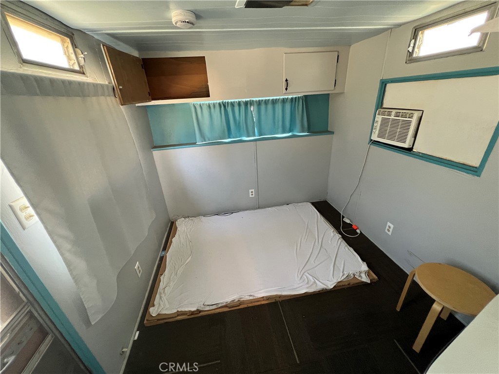 7530 Reche Canyon Road Colton, CA 92324 - Photo 10 of 20 Mobile home bedroom