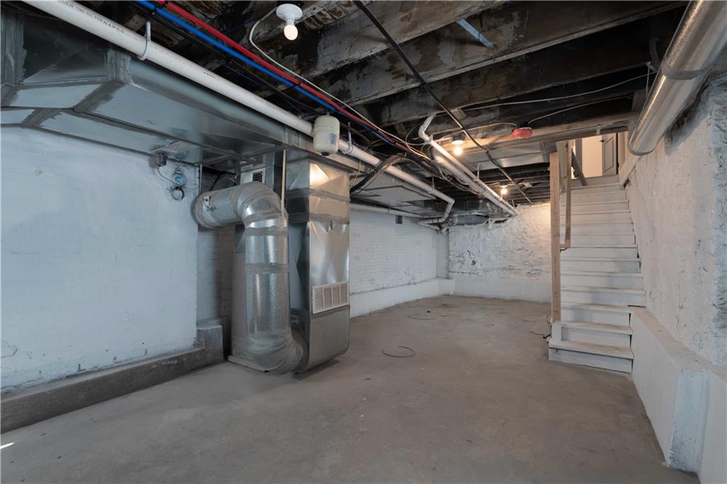 710 Cedar Avenue Pittsburgh, PA 15212 - Photo 18 of 25 a view of a garage
