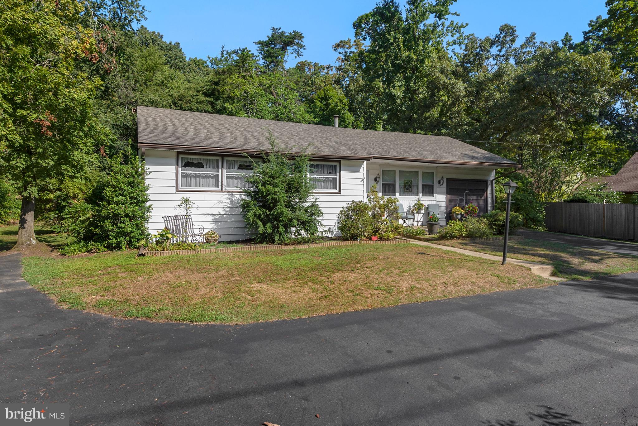 54 Mount Laurel Road Hainesport, NJ 08036 - Photo 4 of 27