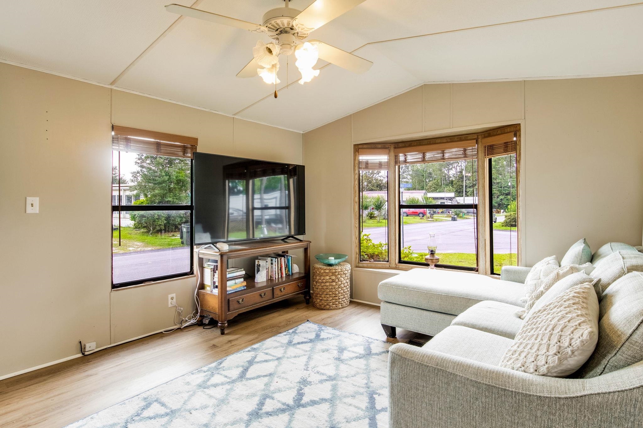 273 Defuniak Circle Lillian, AL 36549 - Photo 5 of 42 Living Room