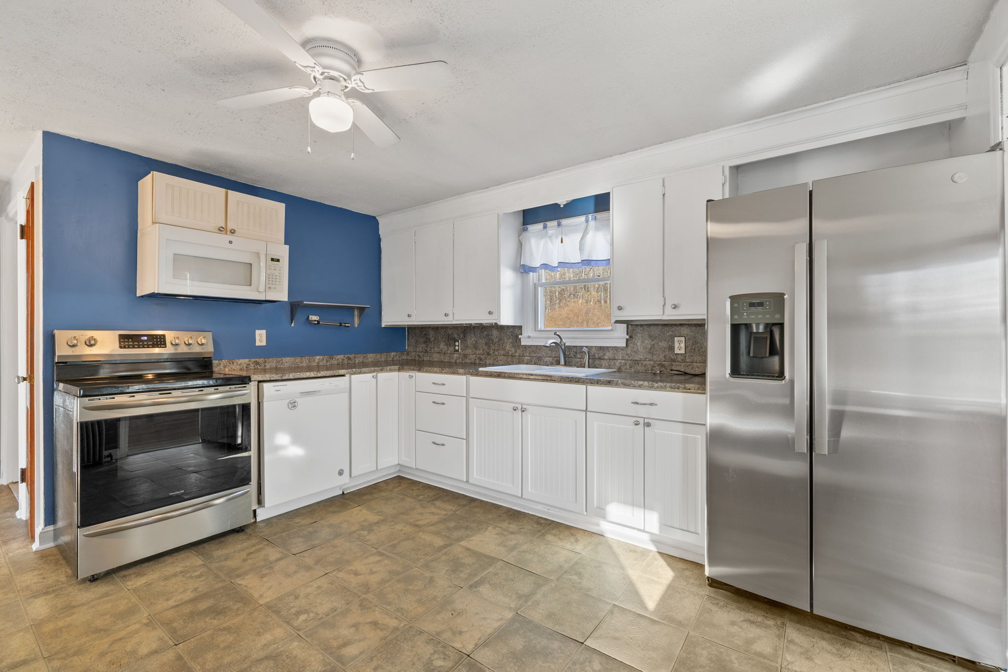 105 Cidermill Road Bolton, CT 06043 - Photo 6 of 36