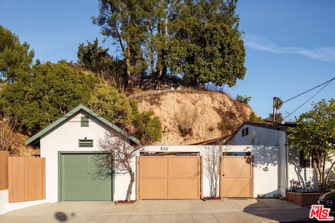 830 North Ave 51 Los Angeles, CA 90042 - Photo 2 of 38