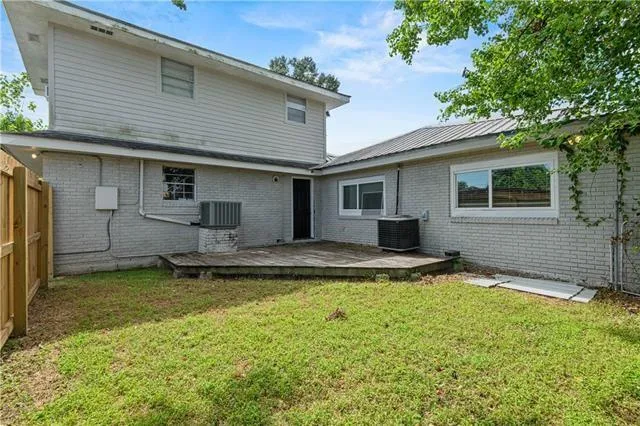 $2,350 | 717 Calvert Street, Unit A, Metairie, LA 70001