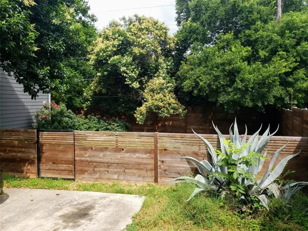 $2,250 | 7304 Grand Canyon Drive, Austin, TX 78752