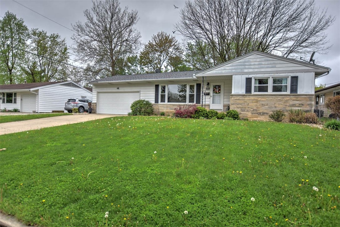135 Colorado Drive Decatur, IL 62526 - Photo 1 of 26