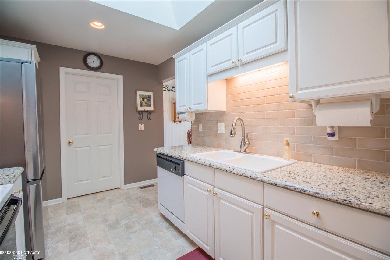50156 Raleigh Court Macomb, MI 48044 - Photo 14 of 47 50076162-13.JPG