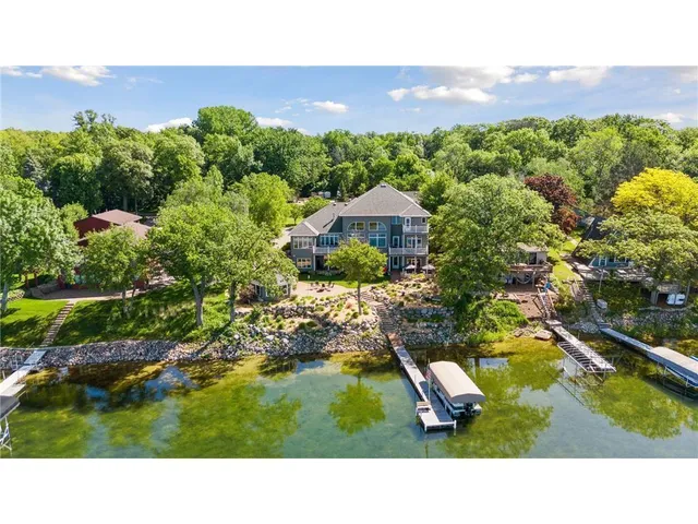 $1,547,000 | 19699 623rd Avenue, Litchfield, MN 55355