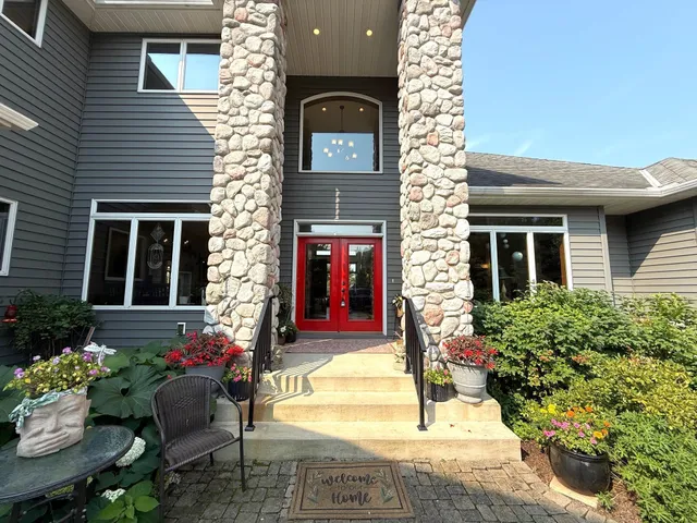 $1,547,000 | 19699 623rd Avenue, Litchfield, MN 55355