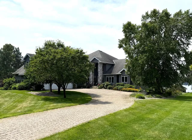 $1,547,000 | 19699 623rd Avenue, Litchfield, MN 55355