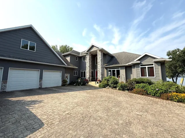 $1,547,000 | 19699 623rd Avenue, Litchfield, MN 55355