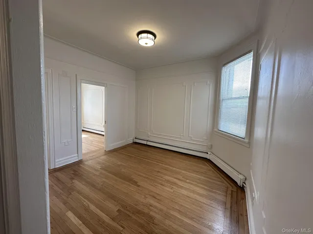 $2,700 | 117 Plandome Road, Unit 2R, Manhasset, NY 11030