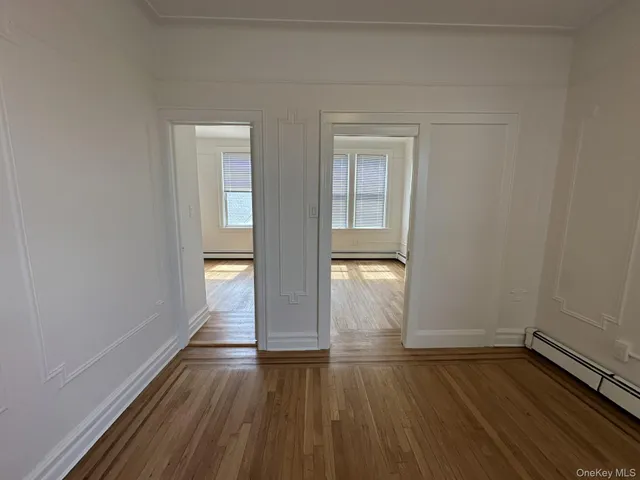 $2,700 | 117 Plandome Road, Unit 2R, Manhasset, NY 11030