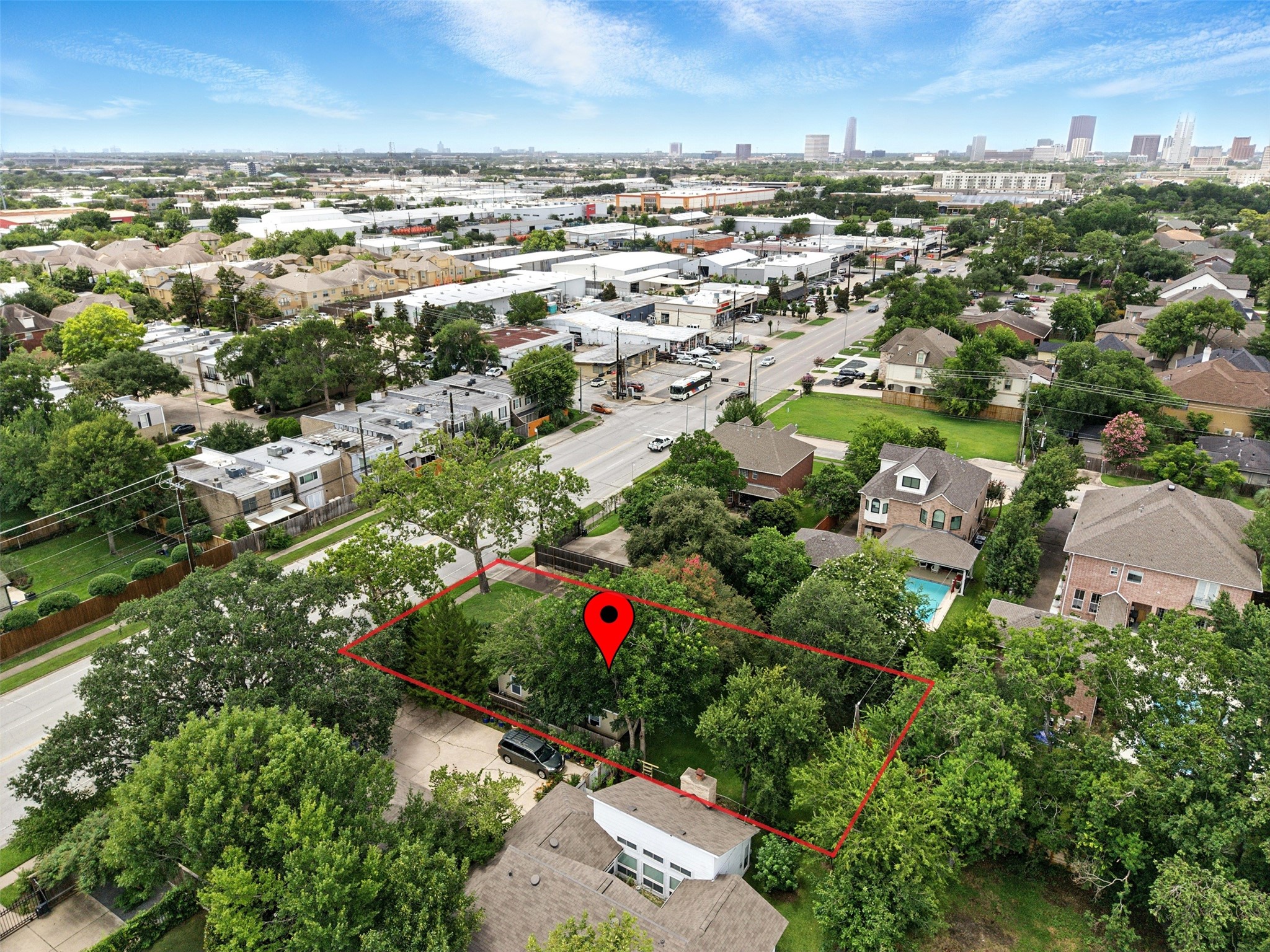 6305 South Rice Avenue Bellaire, TX 77401 - Photo 16 of 23 an aerial view of multiple house