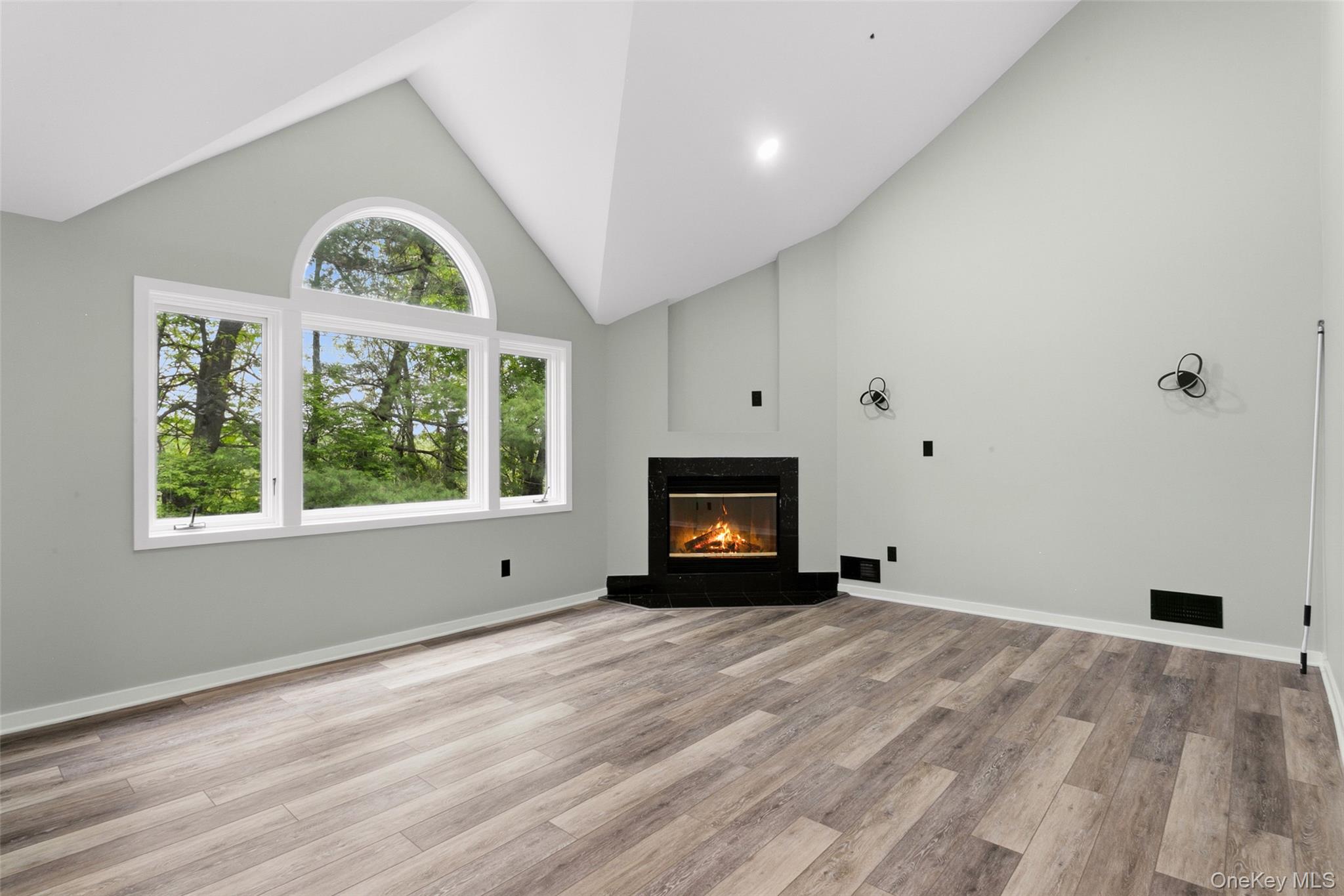 135 Boulder Ridge Road, Unit E87 Scarsdale, NY 10583 - Photo 30 of 47 a view of an empty room with a window