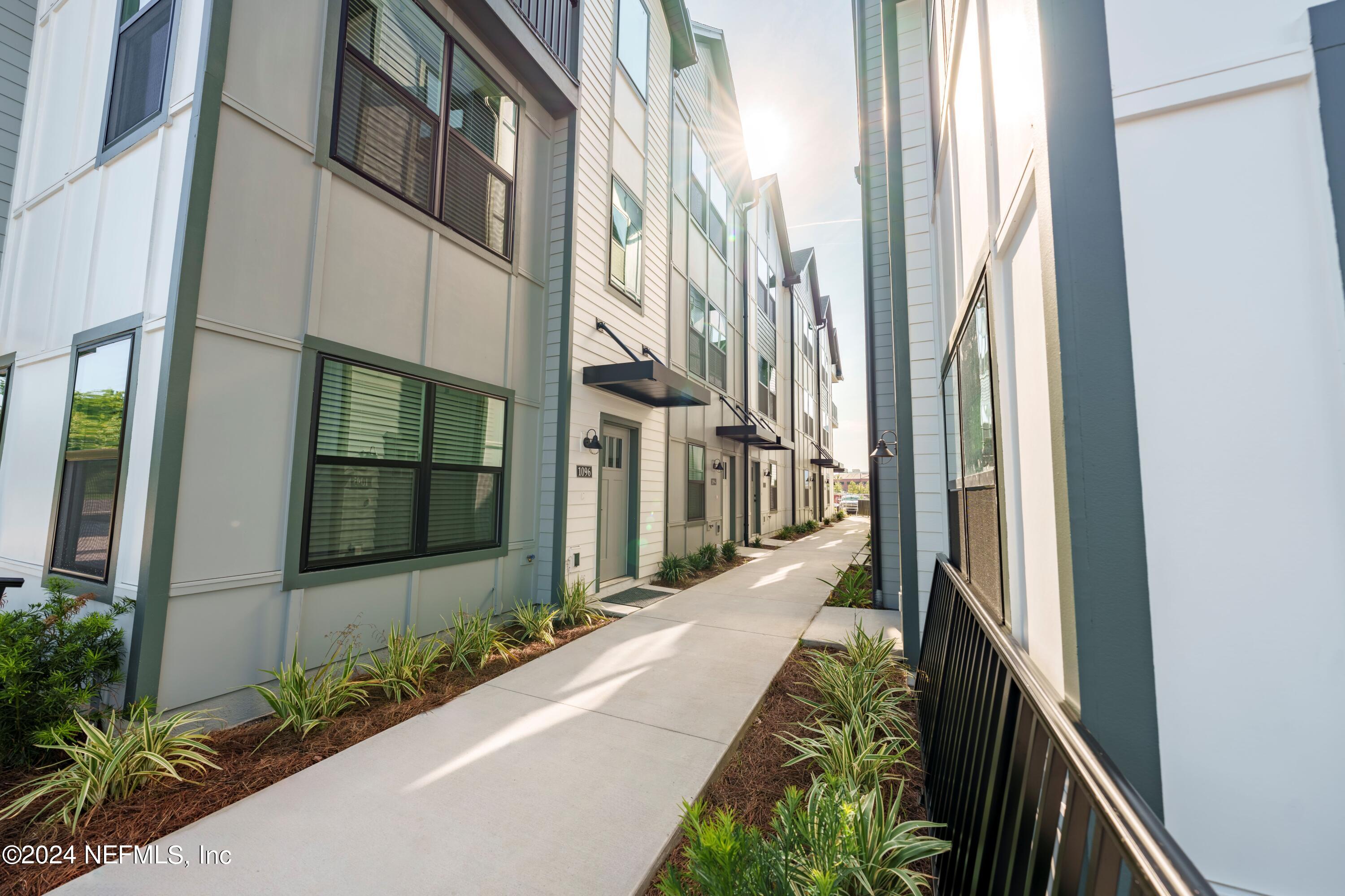 161 Barstow Place Jacksonville, FL 32204 - Photo 8 of 39 a view of a narrow alley