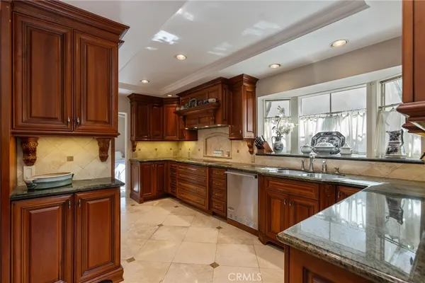 $2,090,000 | 4420 Myrtle Avenue, Long Beach, CA 90807
