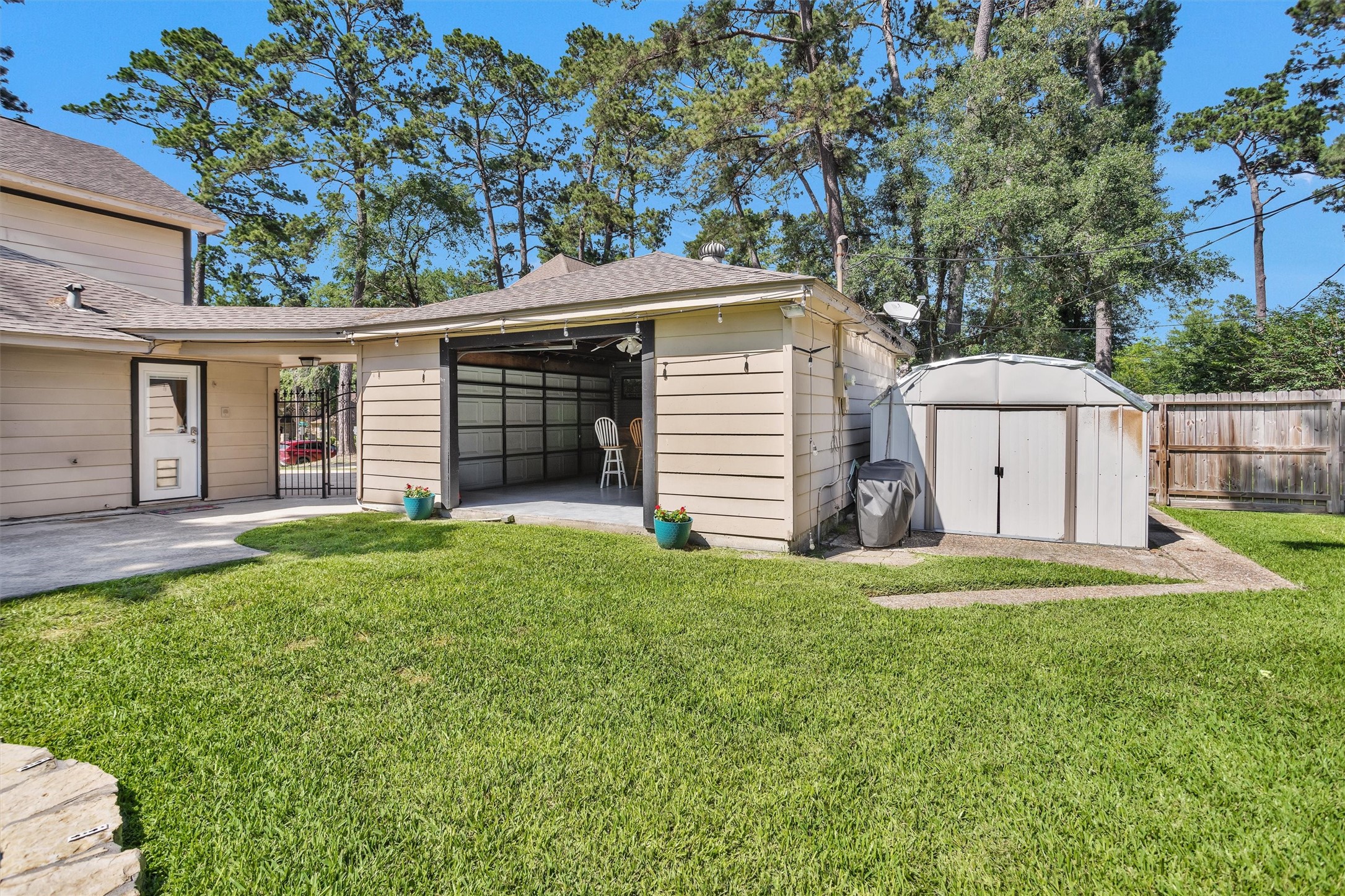 3419 Candlebrook Drive Spring, TX 77388 - Photo 41 of 48 Fun pool house, perfect for entertaining.